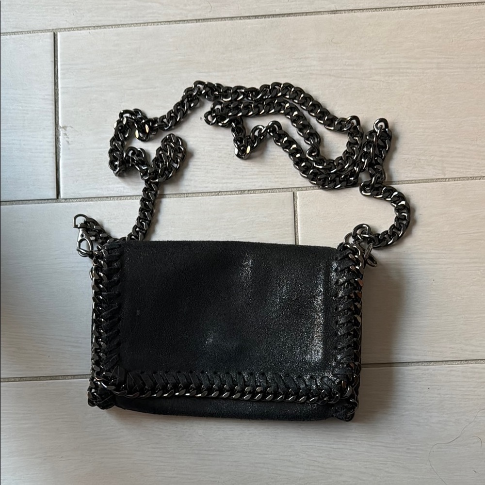 Borse in Pelle Black Crossbody Bag with Chain Detail